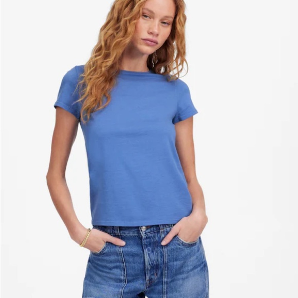 Essential Slim Tee